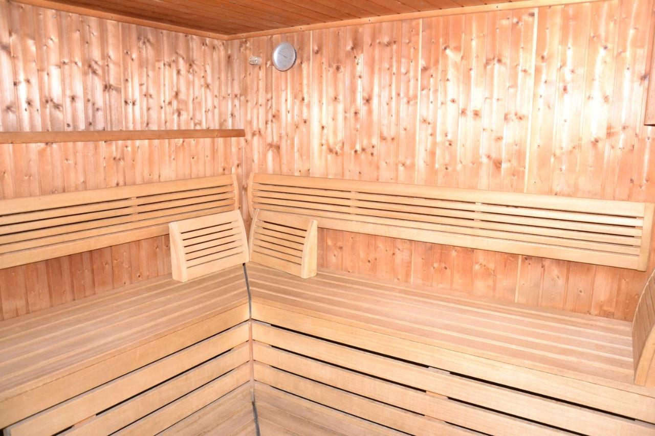 Ferienwohnung Apartament Polanki Z Basenem Blisko Plazy Kolberg Exterior foto