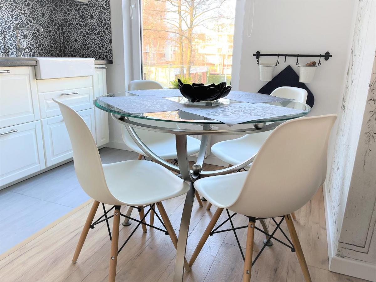 Ferienwohnung Apartament Polanki Z Basenem Blisko Plazy Kolberg Exterior foto
